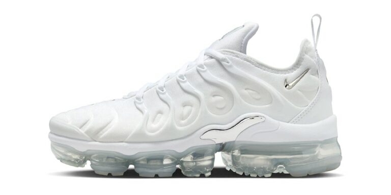 Official-Loook-at-the-Nike-Air-VaporMax-Plus-quotWhite-Chromequot.jpg