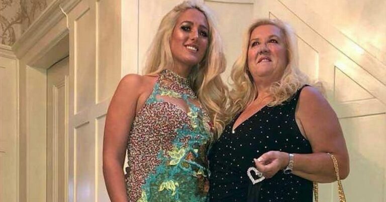 Paris-Fury-shares-rare-pics-of-mum-in-loving-tribute-as-she-welcomes-7th-child.jpg