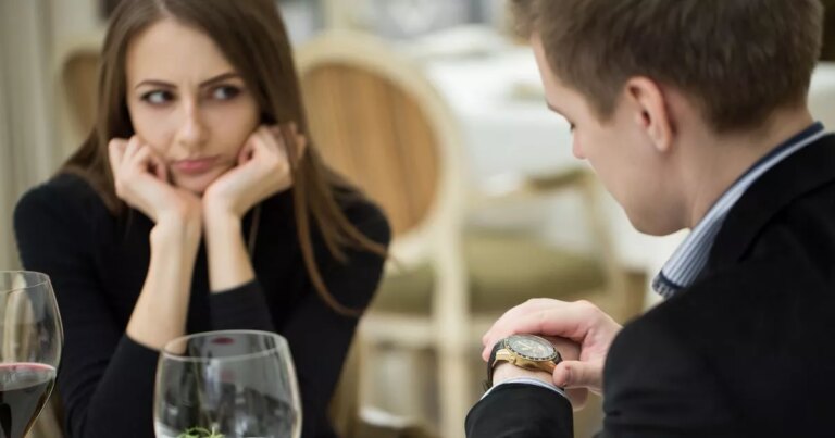 People-share-common-things-men-do-that-are-creepy-–-like-telling-them-to-smile.jpg