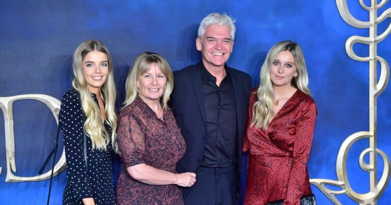 Phillip-Schofields-daughters-unfollow-Holly-Willoughby-on-Instagram-after-dad.jpg