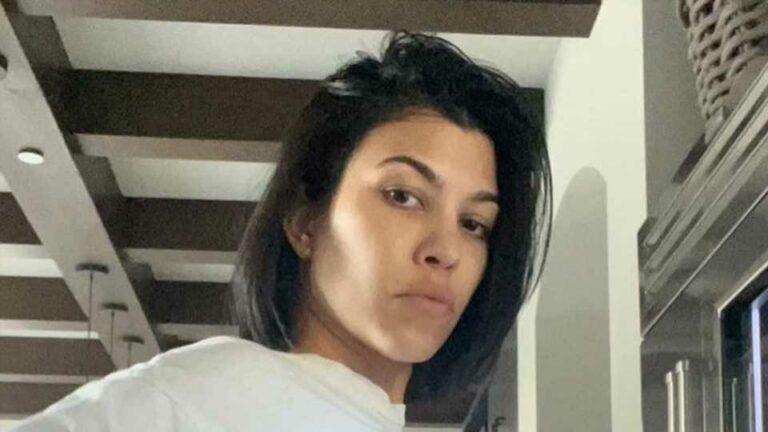 Pregnant-Kourtney-Kardashian-shows-off-her-big-bump-as-star-enjoys-massive-baby-shower-just-weeks-before-giving-birth-The-Sun.jpg