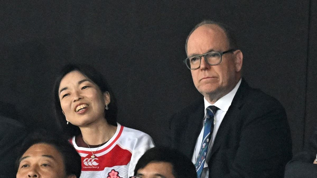 Prince-Albert-II-of-Monaco-joins-Princess-Akiko-of-Mikasa-at-the-rugby.jpg