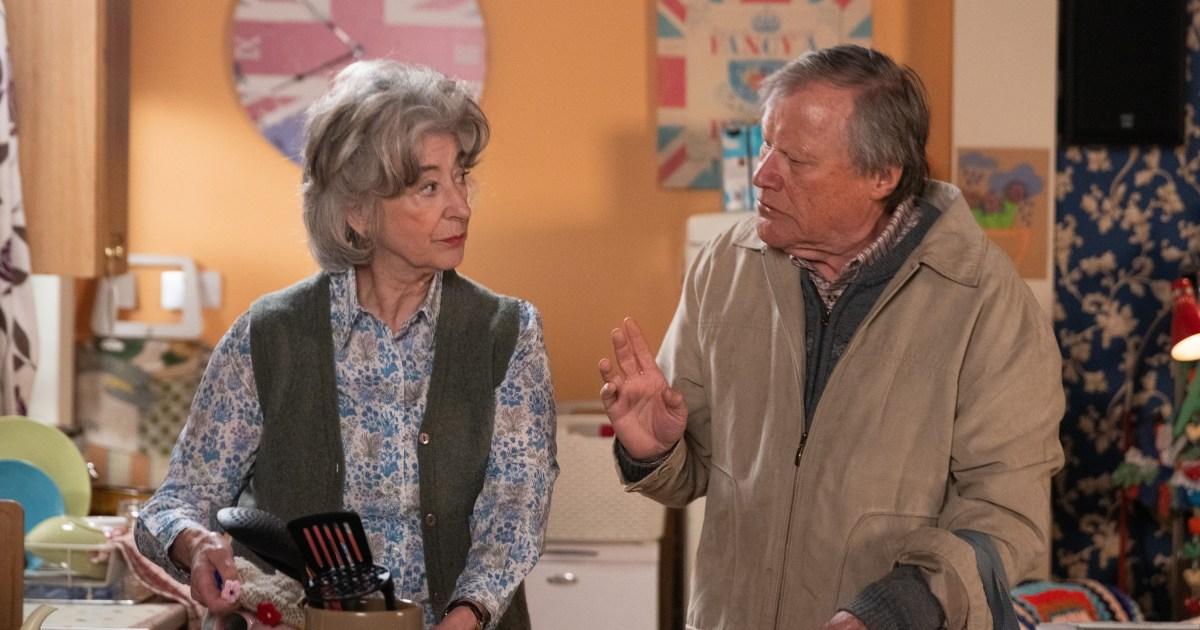Romance-hopes-in-Corrie-as-Evelyn-and-Roy-move-in-together.jpg