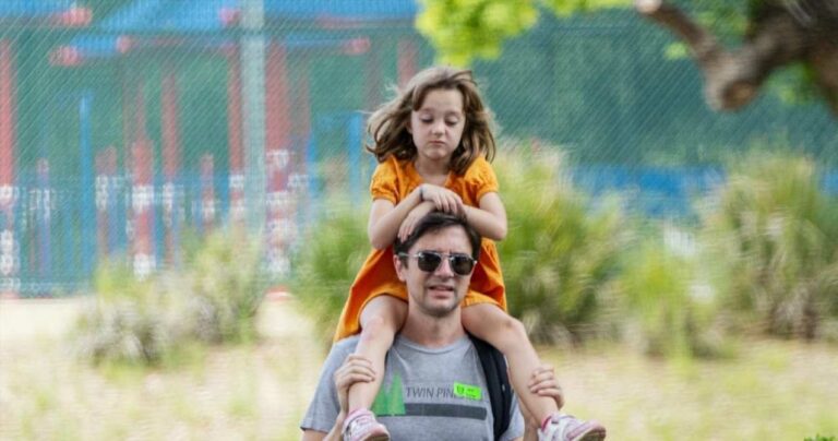 See-the-best-photo-of-celebs-out-and-about-this-week.jpg