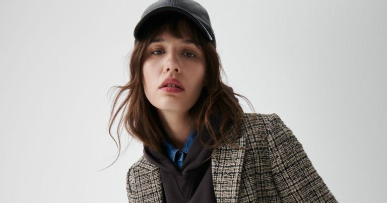 Sienna-Millers-‘favourite-75-Marks-amp-Spencer-blazer-is-a-dupe-for-400-Anine-Bing-jacket.jpg