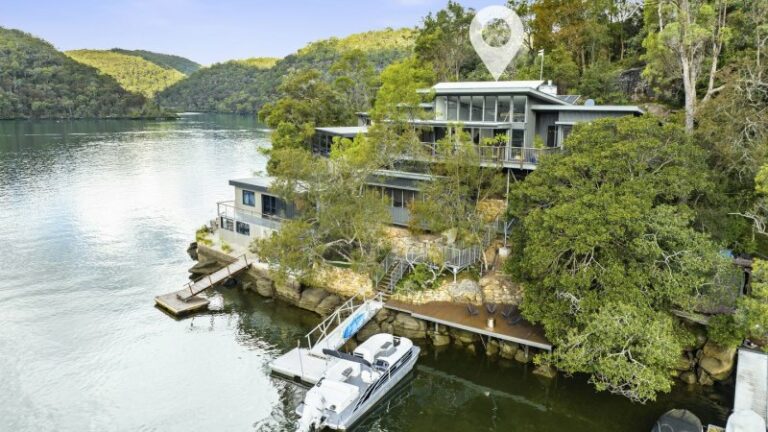 Six-of-our-favourite-homes-for-sale-in-Sydney-right-now.jpg