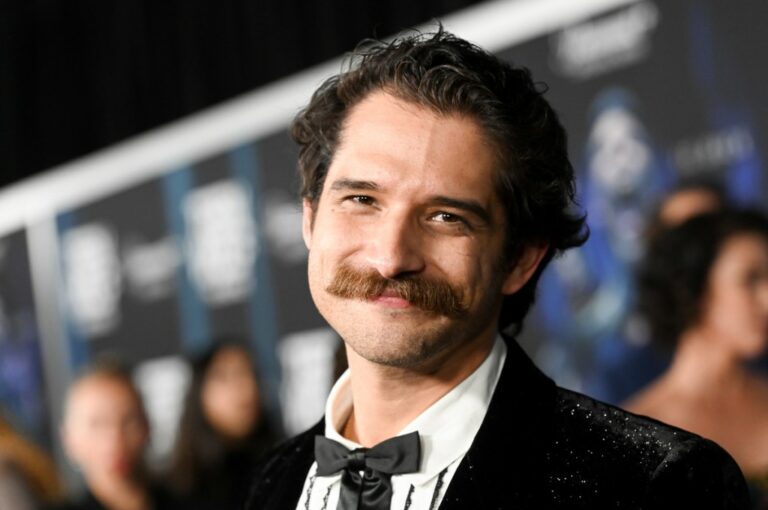 The-Surreal-Life-Tyler-Posey-Joins-Kim-Zolciak-Chet-Hanks-amp-More-In-MTV-Series.jpg