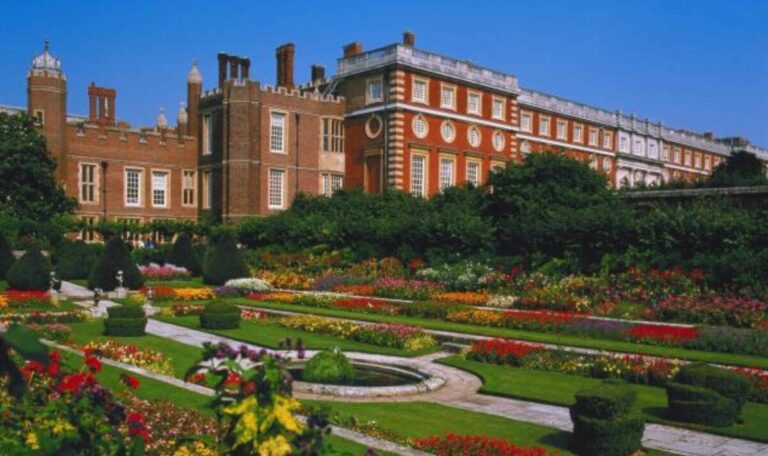 The-secret-history-of-Hampton-Court-Host-to-the-most-dramatic-events.jpg