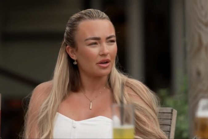 Towie-spoiler-Ella-left-furious-as-shes-BLOCKED-by-rival-despite-making-up-on-cast-trip-The-Sun.jpg