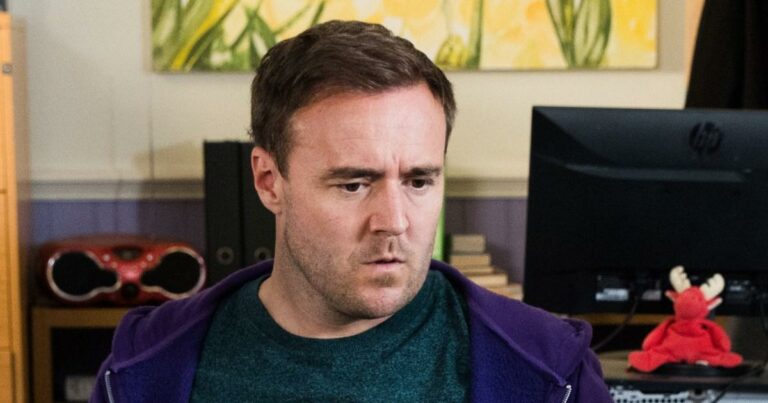 Tyrone-confesses-a-very-strange-addiction-in-Corrie.jpg