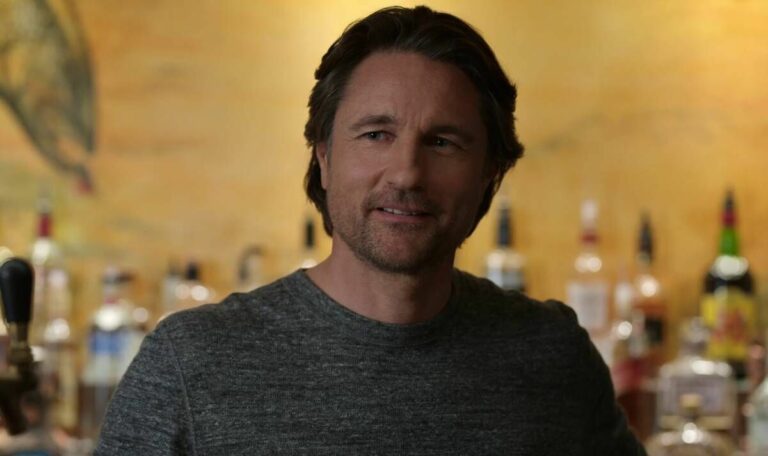 Virgin-River-fans-want-to-know-if-Martin-Henderson-has-a-girlfriend.jpg