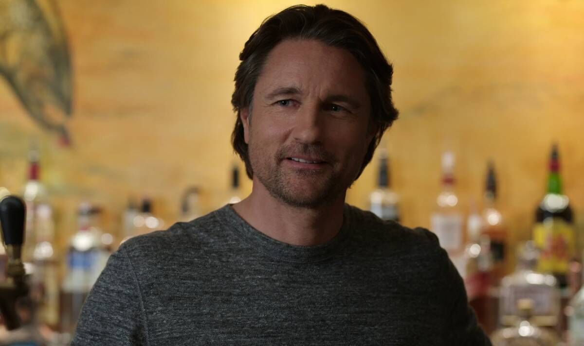 Virgin-River-fans-want-to-know-if-Martin-Henderson-has-a-girlfriend.jpg