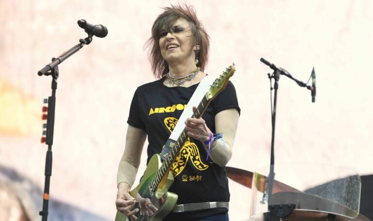 Why-we-should-all-be-more-Hynde-The-Pretenders-new-album-Relentless.jpg