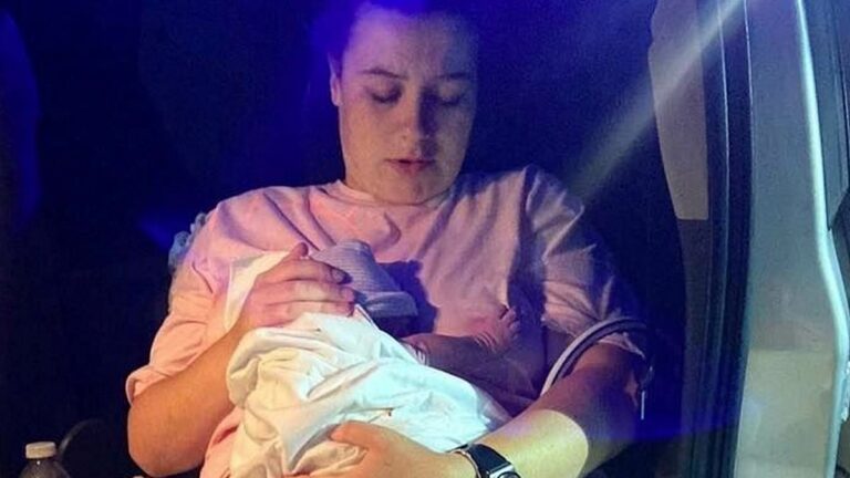Women-reveals-how-she-gave-birth-in-a-car-by-the-side-of-the-road.jpg