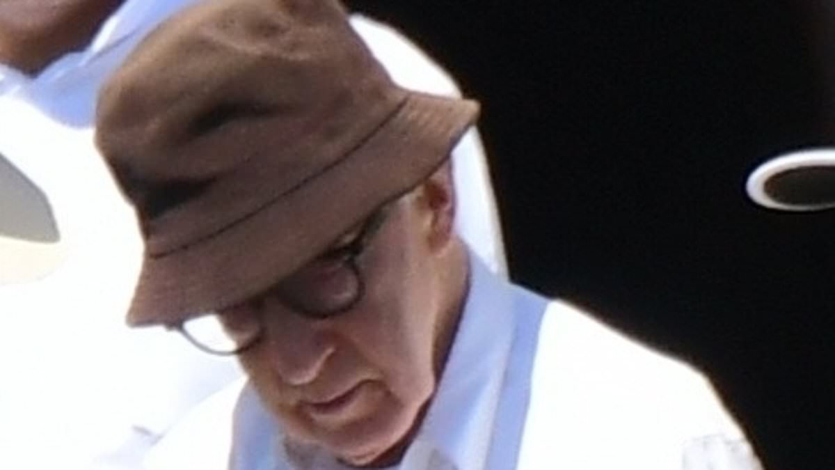 Woody-Allen-emerges-during-Venice-Film-Festival.jpg