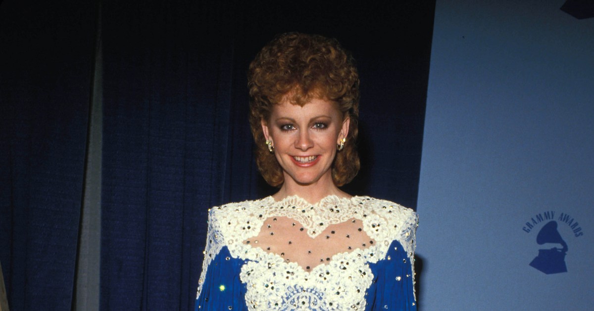 A-country-music-legend039s-most-delightfully-‘80s-and-‘90s-looks.jpg