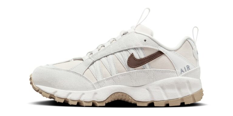 A-quotFuture-Motionquot-Theme-Hits-the-Nike-Air-Humara.jpg