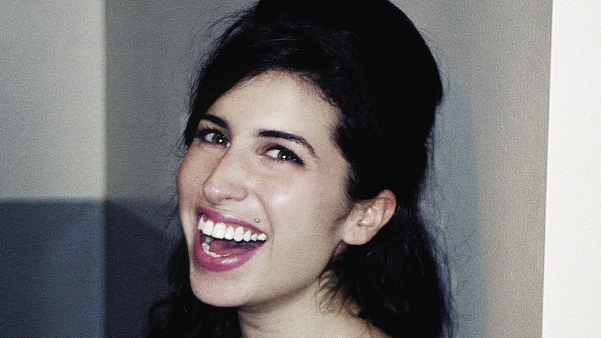 Amy-Winehouseaposs-friend-reveals-what-she-was-really-like-before-fame.jpg