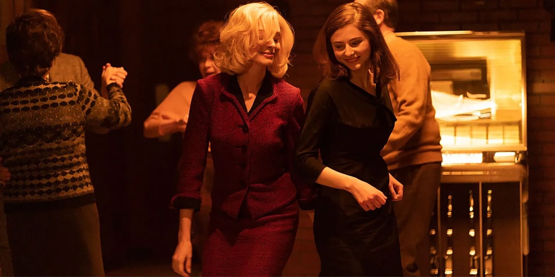 Anne-Hathaway-Is-a-Sinister-Prison-Psychologist-In-039EILEEN039-Trailer.jpg