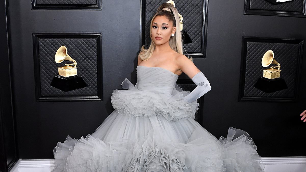 Ariana-Grandeaposs-drummer-Aaron-Spears-dies-Singer-shares-condolences.jpg