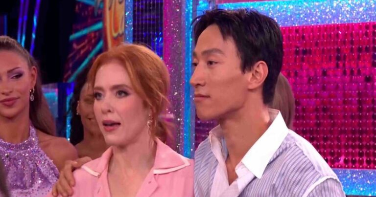 BBC-Strictlys-Carlos-Gus-one-word-response-to-Craig-over-harsh-Angela-Scanlon-comments.jpg