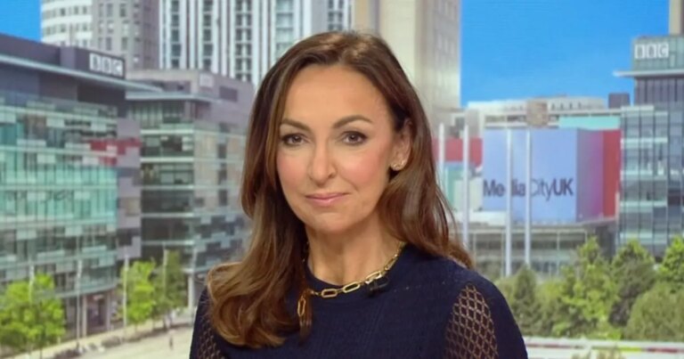 BBCs-Breakfasts-Sally-Nugent-flashes-endless-legs-in-tight-dress-as-fans-swoon.jpg