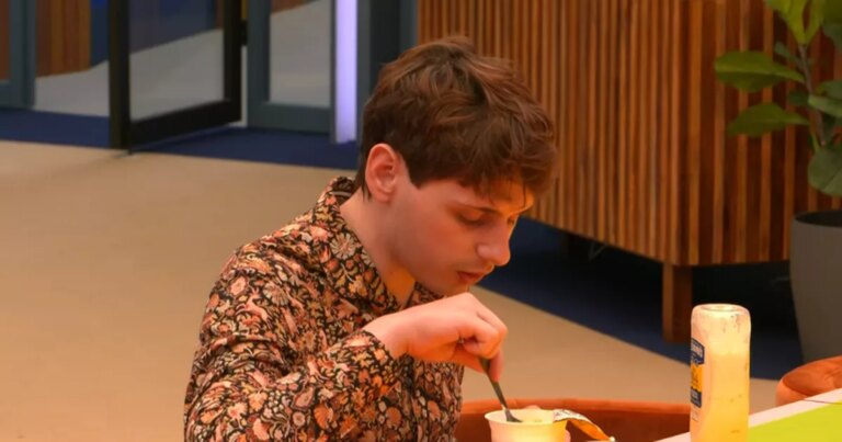 Big-Brother-fans-disgusted-over-Jordans-revolting-habit-amid-Pot-Noodle-row.jpg