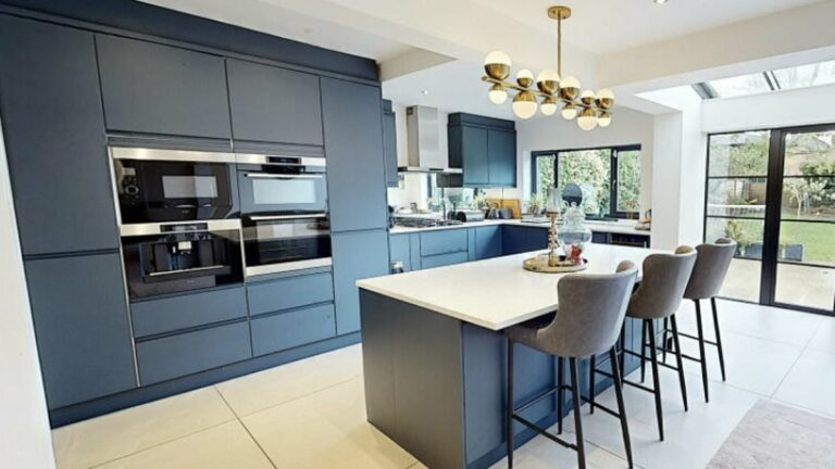 Catherine-Tyldesley-puts-home-on-the-market-for-875000.jpg