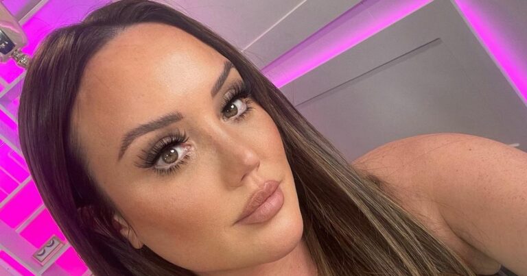 Charlotte-Crosby-admits-shes-got-lip-filler-again-and-is-very-happy.jpg