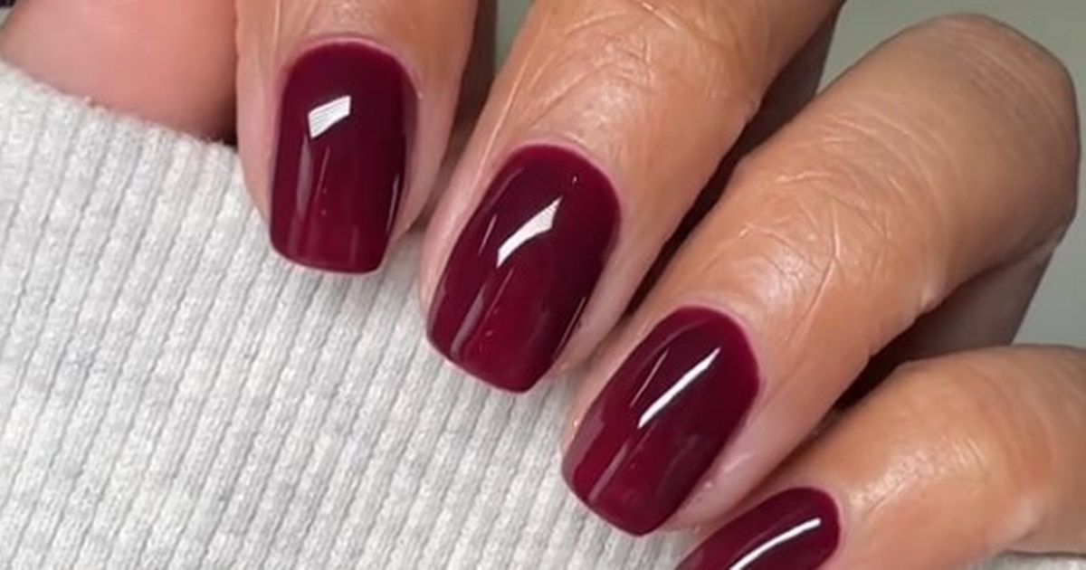 Cherry-mocha-nails-is-the-easiest-autumn-manicure-trend-to-try-at-home.jpg