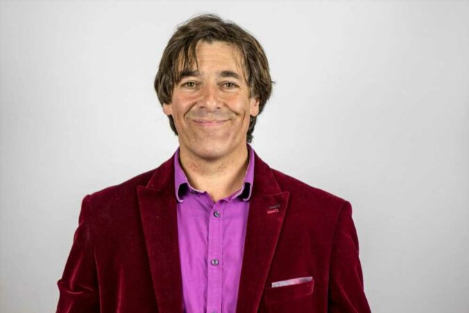 Comedian-Mark-Steel-diagnosed-with-cancer-after-spotting-worrying-sign-while-shaving-The-Sun.jpg
