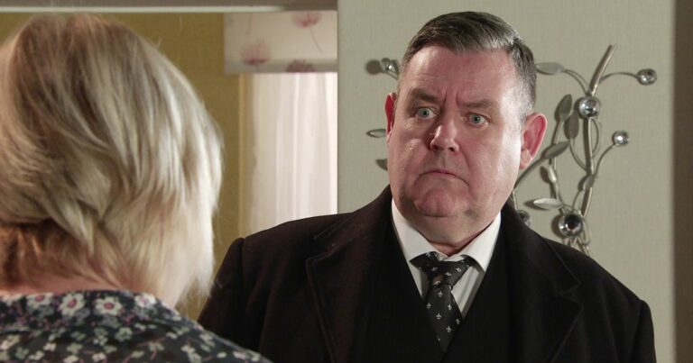 Corrie-icon-hits-out-at-Strictly-judges-over-star-—-and-its-not-Ellie-Leach.jpg