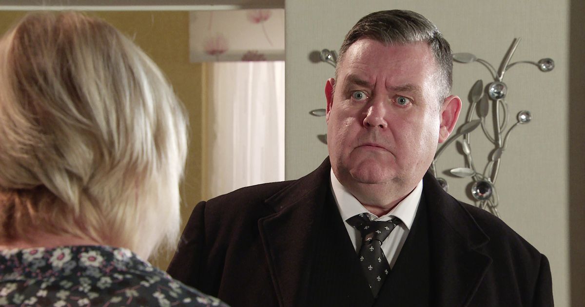 Corrie-icon-hits-out-at-Strictly-judges-over-star-—-and-its-not-Ellie-Leach.jpg