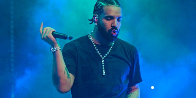 Drake-Projected-To-Debut-at-No.-1-on-Billboard-200-Hot-100.jpg