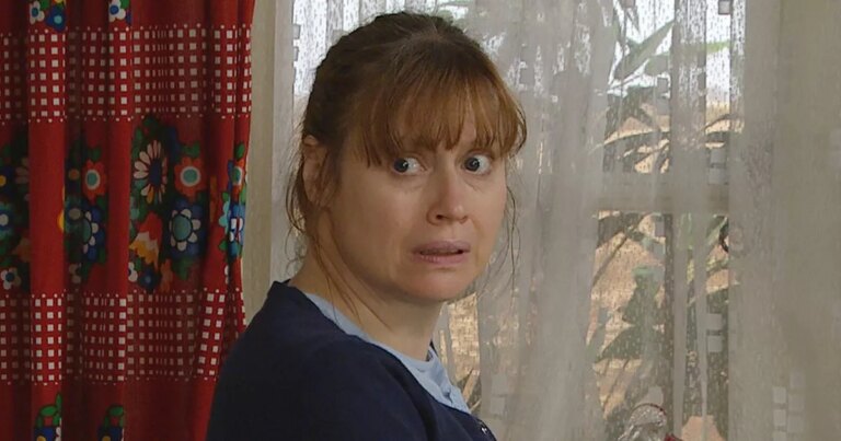 Emmerdale-Lydia-stars-love-life-–-hubby-saving-her-career-to-Dingle-wedding.jpg