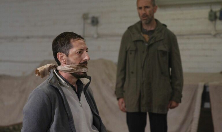 Emmerdale-horror-as-Craig-Reeds-lifeless-body-is-found-by-villagers-home.jpg