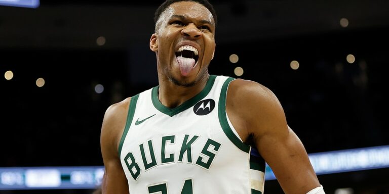 Giannis-Antetokounmpo-Agrees-to-Three-Year-186-Million-USD-Max-Extension-With-the-Milwaukee-Bucks.jpg