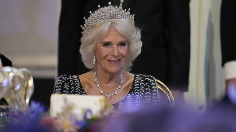 Glittering-tribute-Camilla-wears-Queen-Elizabethaposs-aposfavouriteapos-tiara.jpg