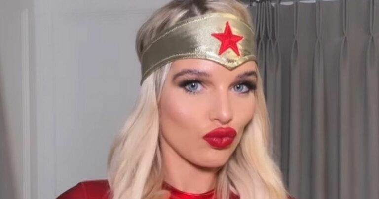 Helen-Flanagan-spills-out-of-sexy-Wonder-Woman-costume-in-risque-Halloween-snap.jpg