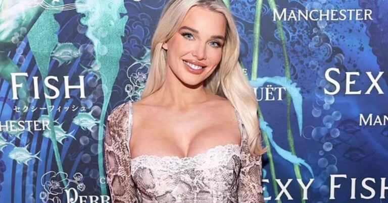 Helen-Flanagan-wows-in-plunging-dress-after-backlash-over-inappropriate-outfits.jpg