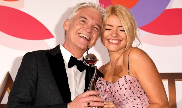 Holly-Willoughby-tried-to-mend-Phillip-Schofield-friendship-after-ITV-exit.jpg