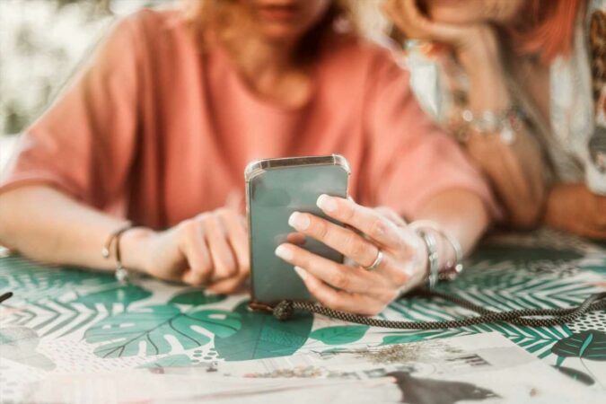 Ix27m-worried-my-girlfriendx27s-social-media-addiction-is-destroying-our-relationship-The-Sun.jpg