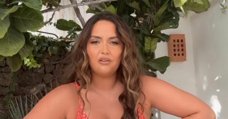Jacqueline-Jossa-defended-against-mum-shamers-who-targeted-her-latest-post.jpg