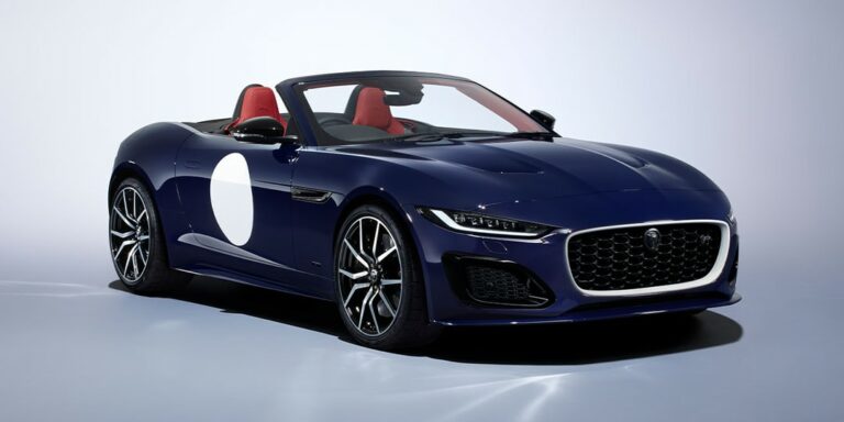 Jaguar-Unveils-Its-Last-Internal-Combustion-Engined-Sports-Car-the-F-TYPE-ZP-Edition.jpg