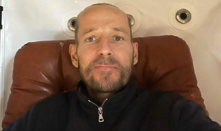 Jonnie-Irwin-stays-in-oxygen-chamber-at-home-as-he-shares-new-health-update.jpg