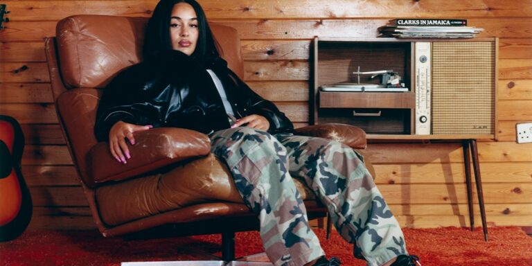 Jorja-Smith-Sets-Her-Musical-Footprint-on-Clarks-Originals039-Desert-Nomad.jpg