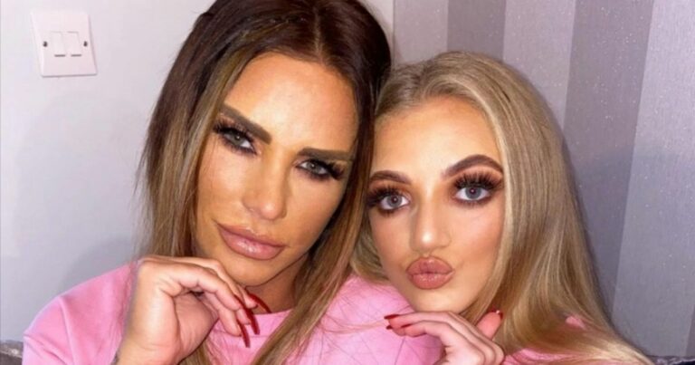 Katie-Price-heading-back-to-college-as-she-enrols-in-beauty-course-with-daughter.jpg