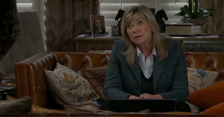 Kim-stunned-by-a-huge-discovery-in-Emmerdale-spoiler-video.jpg
