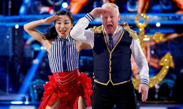 Les-Dennis-speaks-out-on-co-stars-tragic-death-hours-after-Strictly-elimination.jpg