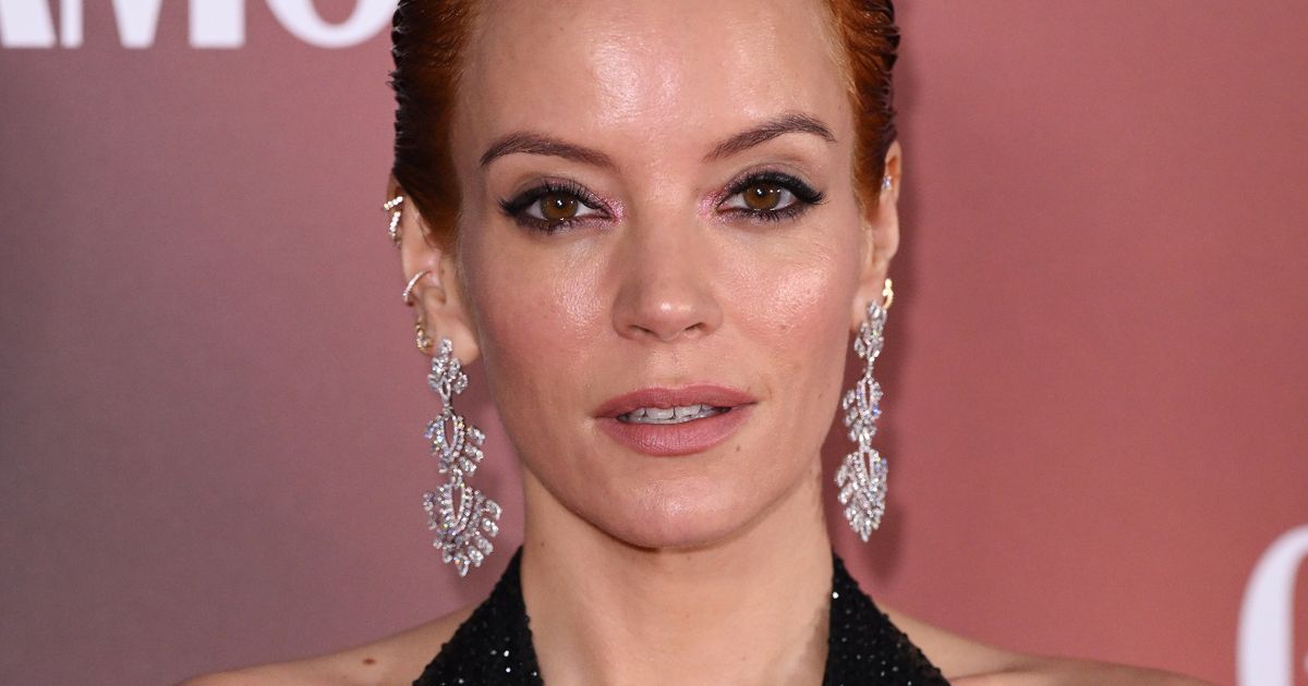 Lily-Allen-shows-off-toned-figure-as-she-flashes-underwear-in-sheer-dress.jpg